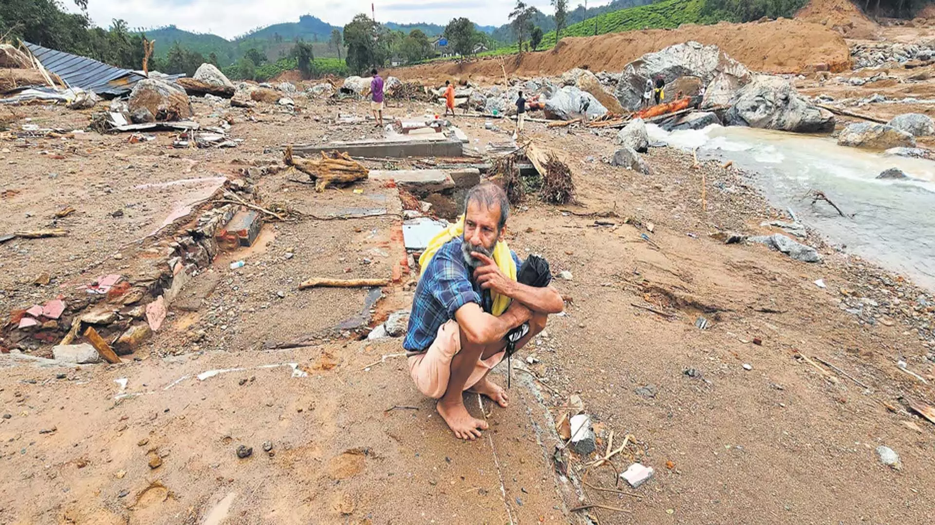Devastation, despair: वायनाड भूस्खलन में 249 मरे और 240 लापता