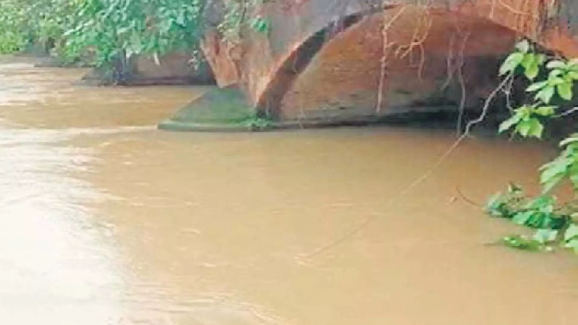 जलाका नदी उफान पर, Balasore के ग्रामीणों पर बाढ़ का खतरा