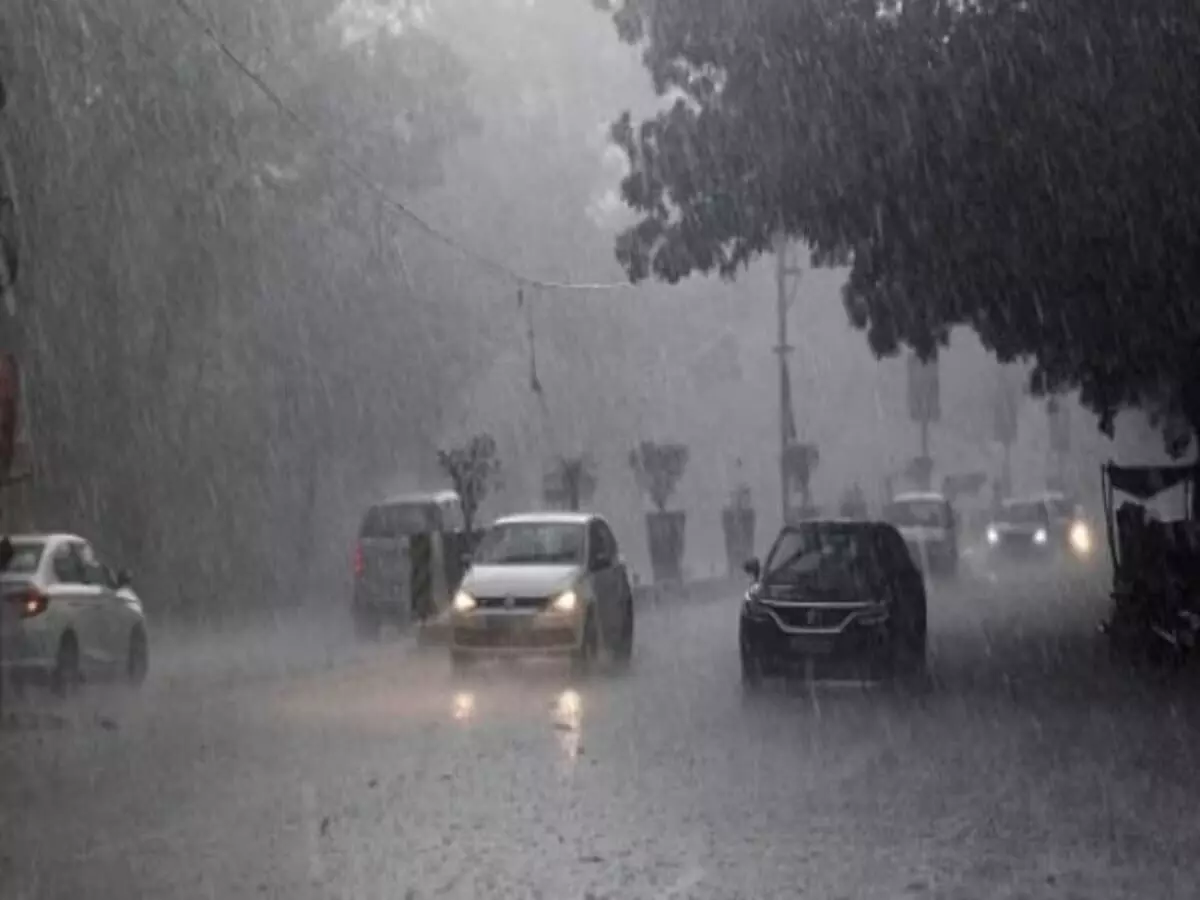 Bihar में मौसम में बदलाव को देखते हुए कई जिलों में अलर्ट घोषित