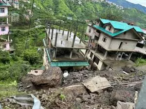 हिमाचल के रामपुर में फटा बादल, 22 लोग लापता, रेस्क्यू ऑपरेशन में जुटा प्रशासन