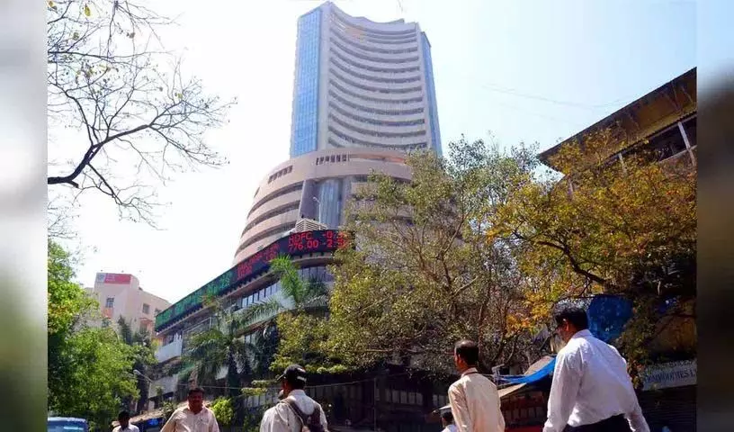 Sensex 388 अंक बढ़कर 82,000 पर पहुंचा,निफ्टी रिकॉर्ड 25,000 पर पहुंचा