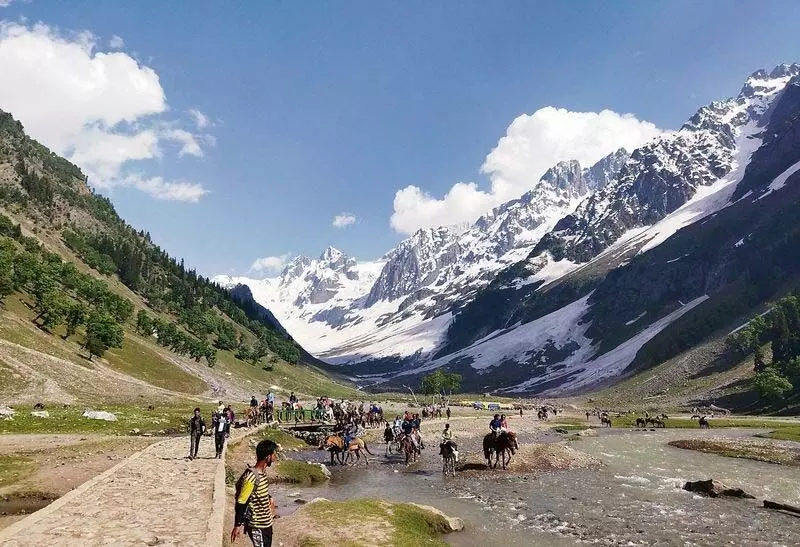 Kashmir घाटी में पर्यटन की नई शुरुआत, पर्यटन में उछाल
