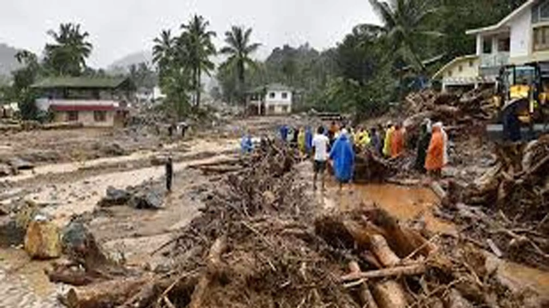 Kerala landslide: वायनाड में व्यापक बचाव अभियान, 1,500 लोगों को बचाया गया