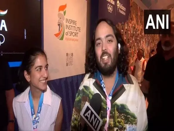 Anant Ambani, Radhika Merchant ने पेरिस ओलंपिक में भारतीय दल का हौसला बढ़ाया