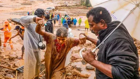 KERALA :  पीड़ितों ने पलक झपकते ही खो दी पहचान और पता