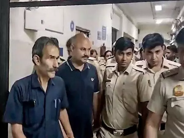 Bibhav Kumar की याचिका पर सुप्रीम कोर्ट ने दिल्ली पुलिस को नोटिस जारी किया