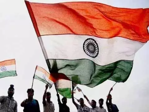 Independence Day: स्वतंत्रता दिवस से पहले देश में बढ़ी तिरंगे की डिमांड, मांग में 50 गुना इजाफा