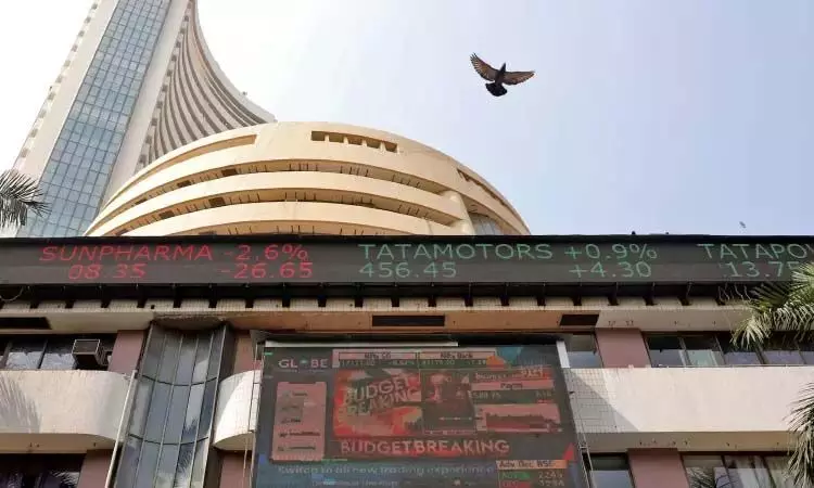 MUMBAI: शेयर बाजार सर्वकालिक ऊंचाई पर खुला, निफ्टी पहली बार 25,000 के पार