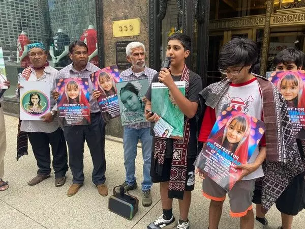 Sindh Foundation ने Chicago में पाकिस्तानी वाणिज्य दूतावास के बाहर मानवाधिकारों के लिए विरोध प्रदर्शन किया