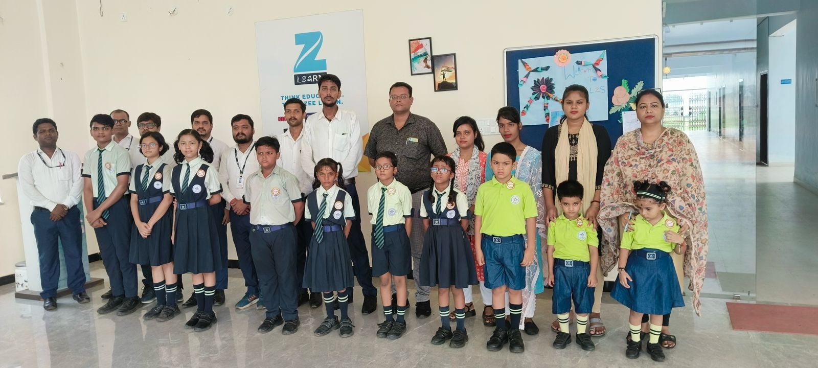 Mount Litera Zee School में परफॉर्मर ऑफ द मंथ में बच्चों का किया गया चयन