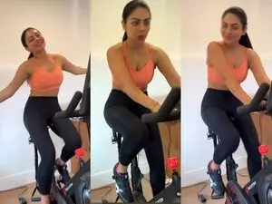 Workout Video : नीरू बाजवा ने अपने जन्मदिन के महीने की शुरुआत की