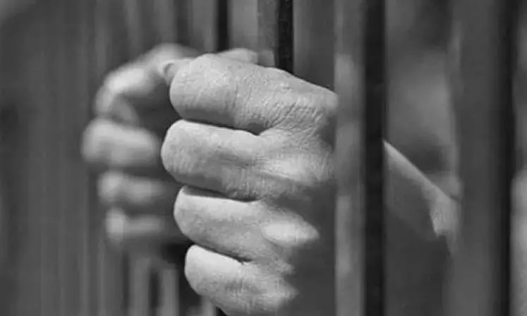 Karimnagar: रिश्वतखोरी के लिए इंस्पेक्टर को 5 साल की जेल की सजा