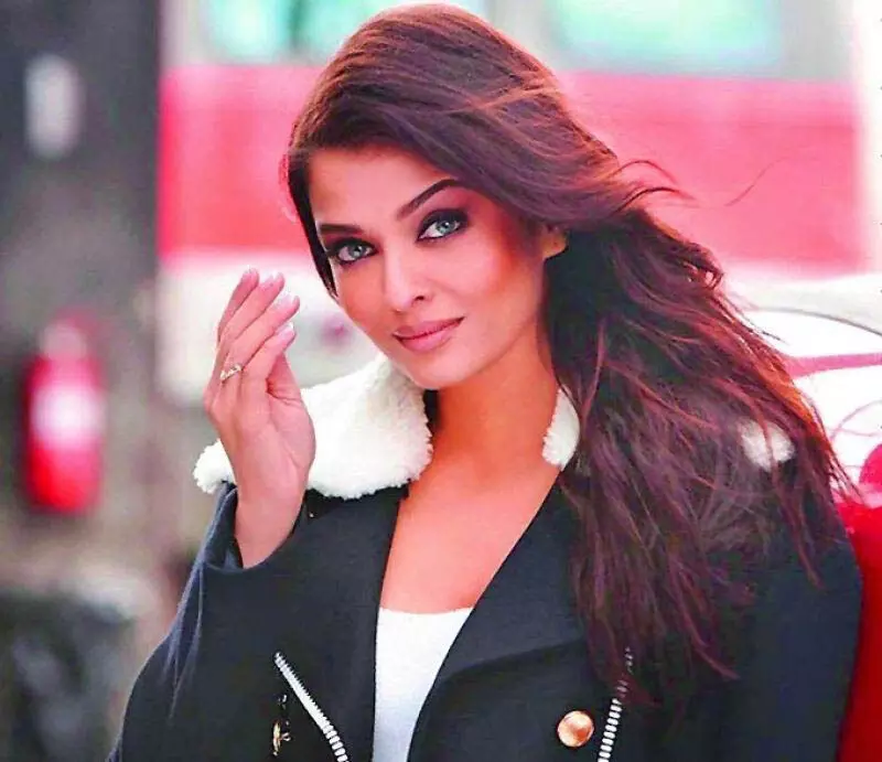 Aishwarya राय बच्चन की एक्ट्रेस दुनिया में उनकी जीवन शैली