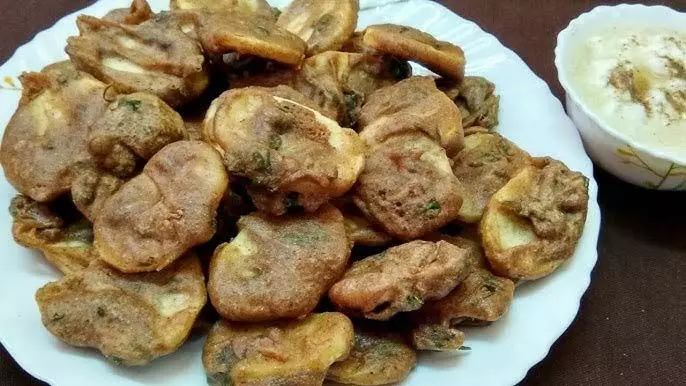 Recipe: व्रत में बनाएं टेस्टी कुट्टू के आटे के टेस्टी पकौड़े