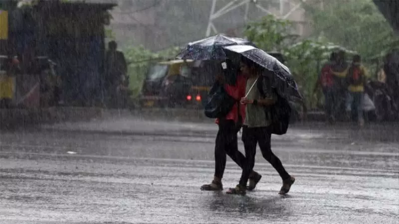 Kerala में बारिश के चलते कल 7 जिलों के स्कूलों में जारी हुआ छुट्टी