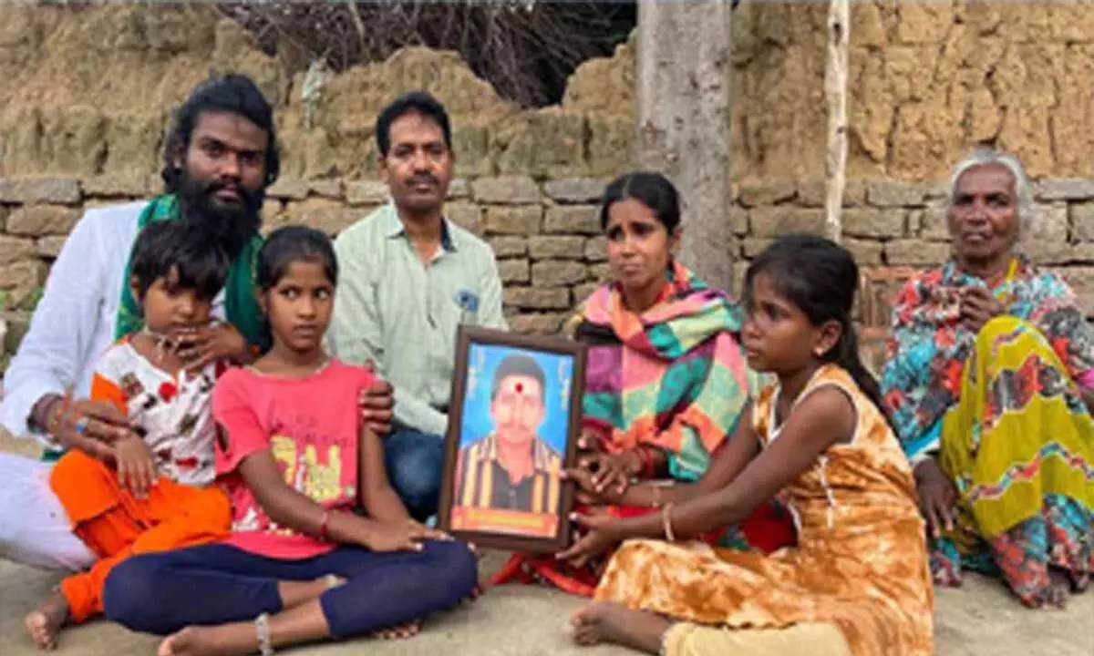 Bigg Bos विजेता पल्लवी प्रशांत ने मेडक में किसान विधवा की मदद की