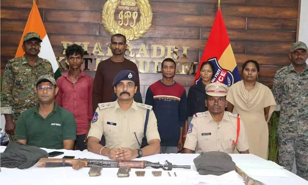 Kothagudem पुलिस ने तीन माओवादियों और उनके एक समर्थक को गिरफ्तार किया