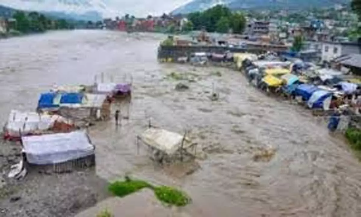 Uttarakhand में रातभर हुई भारी बारिश से आई बाढ़ में 12 लोगों की मौत