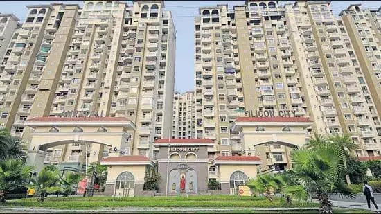 Noida: ग्रेटर नोएडा प्राधिकरण आम्रपाली फ्लैटों के निर्माण में बाधा डाल रहे