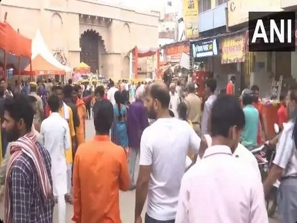 Sawan Shivratri : काशी विश्वनाथ मंदिर में दर्शन के लिए उमड़ी शिवभक्तों की भारी भीड़