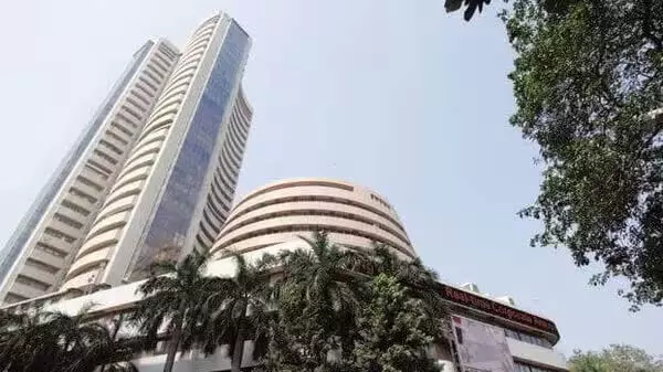 Sensex today: भारतीय बेंचमार्क सेंसेक्स और निफ्टी 50 में गिरावट दर्ज