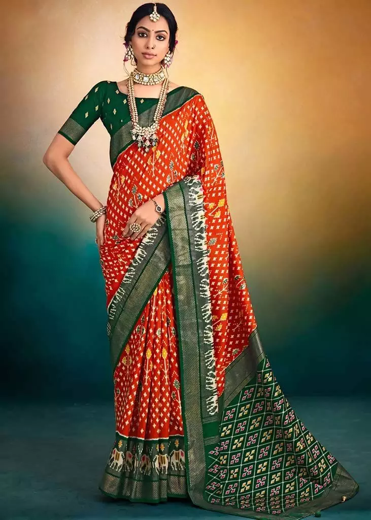 Haryali Teej 2024 Green Red Saree: हरियाली तीज के मौके पर पहनें हरे-लाल रंग की ये साड़ियां