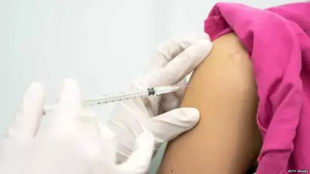 Agra: सरकारी सप्लाई वाली वैक्सीन के मामले में नया मोड़ आया