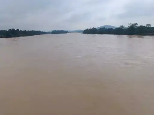 इंद्रावती नदी उफान पर, पिछले 24 घंटे से जारी है बारिश