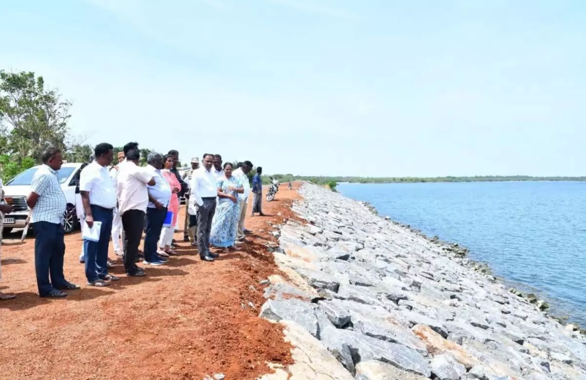 Tamil Nadu : कोलीडम ब्लॉक के गांवों में फिर बाढ़ का खतरा, लोगों को निकालने का काम शुरू