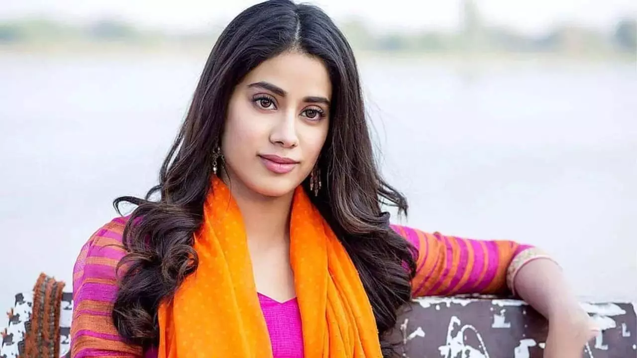 Janhvi Kapoor ने अपने अभिनय से फिल्म को मजबूती दी