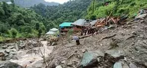 हिमाचल प्रदेश: समेज में बादल फटने से 6 छात्र बहे, स्कूल का भवन मलबे में तब्दील
