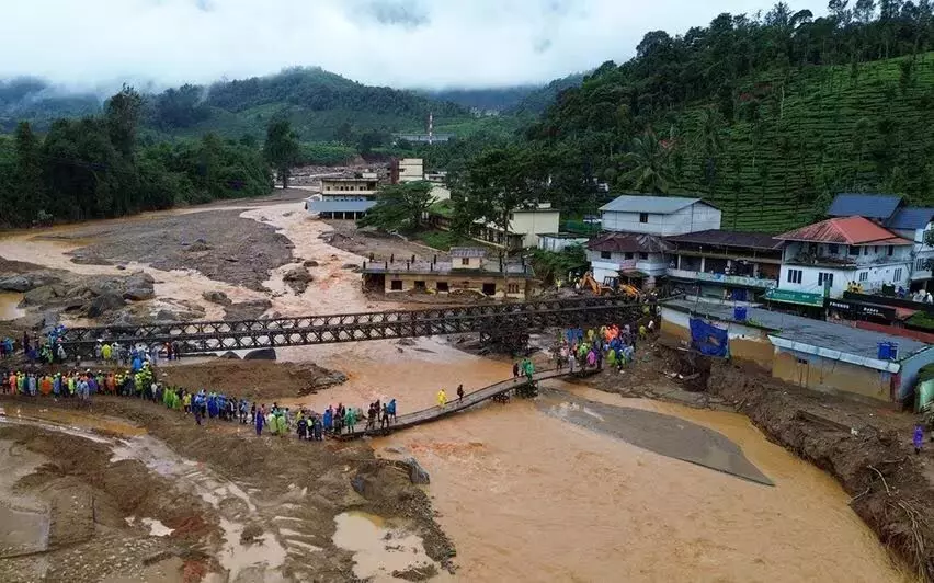 KERALA : भारी बारिश की चेतावनी से वायनाड में भूस्खलन राहत