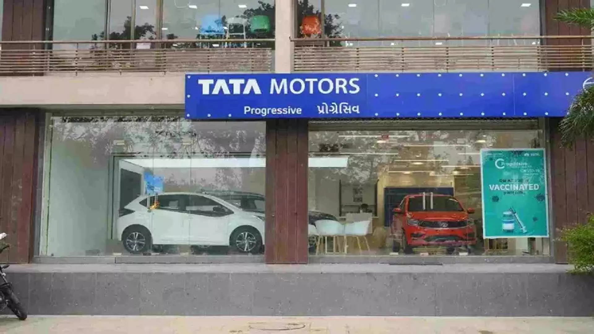 जुलाई में Tata Motors की बिक्री 11% घटकर 71,996 इकाई रह गई