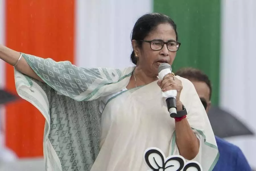 विपक्ष के नेता सुवेंदु अधिकारी ने कहा- Mamta Banerjee के सुझाव कानूनों में शामिल किए