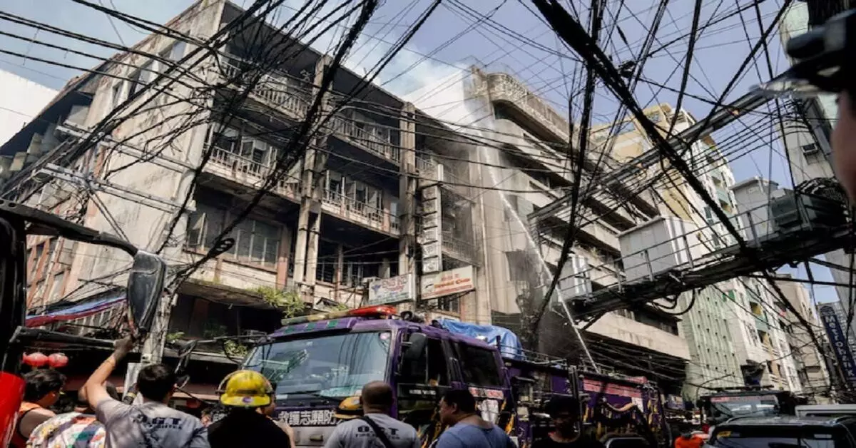 Manila में पांच मंजिला इमारत में भीषण आग लगने से 11 लोगों की मौत