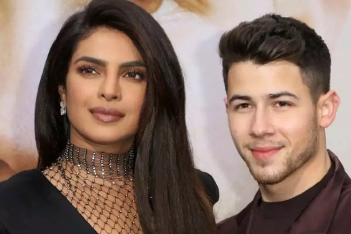 Priyanka Chopra को वो दिन याद हैं जब वह स्टेज परफॉर्मेंस करती