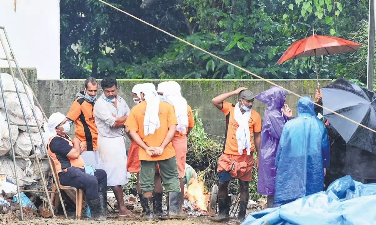 वायनाड में धार्मिक संस्थाओं ने मृतकों के अंतिम संस्कार के लिए विशेष व्यवस्था की