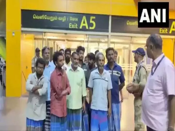 कोलंबो जेल से रिहा हुए 21 भारतीय मछुआरे Chennai airport पर पहुंचे