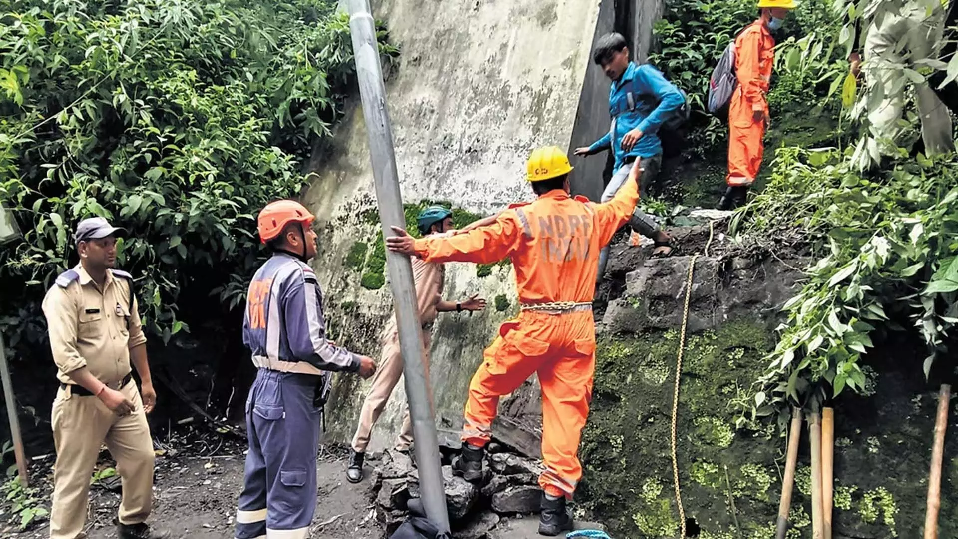 Himachal Pradesh बादल फटने से आठ लोगों की मौत, 45 से अधिक लापता