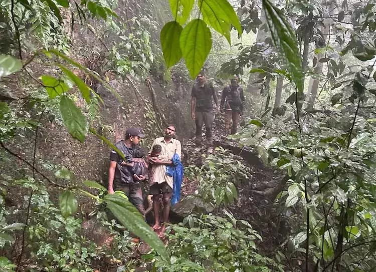 विनाशकारी भूस्खलन: भारी तबाही...जाको राखे साइयां...कैसे जिंदा मिले 4 बच्चे