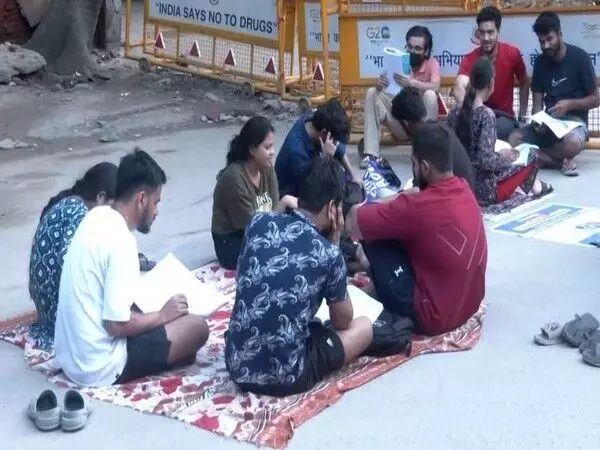 Delhi : कोचिंग सेंटरों में सुविधाओं के खिलाफ छात्रों का विरोध 7वें दिन भी जारी रहा