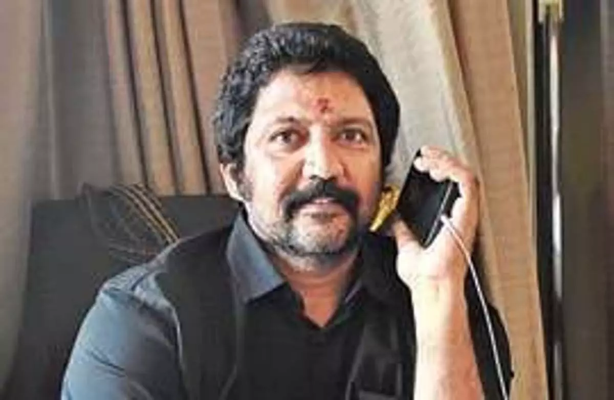 Andhra : वामसी अमेरिका में, टीडीपी कार्यालय पर हमले के लिए सहयोगी गिरफ्तार
