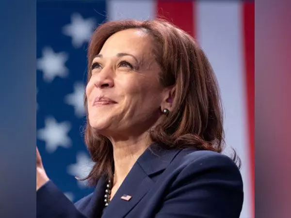 Kamala Harris ने आधिकारिक तौर पर राष्ट्रपति पद के लिए डेमोक्रेटिक नामांकन हासिल किया