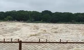 Haridwar: भारी बारिश के चलते गंगा का जलस्तर उफान पर