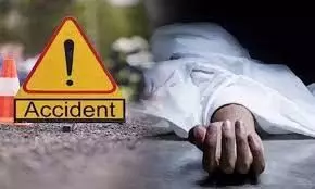 Accident: जमीन पर सोये हुए युवक को ट्रैक्टर चालक ने कुचला