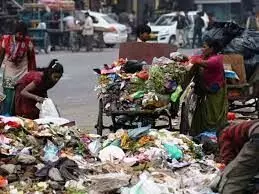 Mathura: 33 वार्डों में कचरे की समस्या का समाधान नहीं
