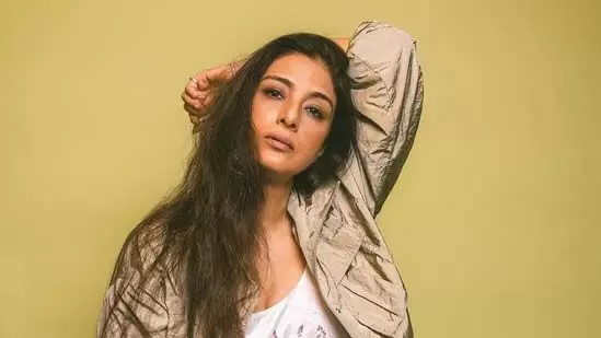 Tabu: तब्बू ने वेतन समानता के बारे में पूछे जाने पर कड़ी प्रतिक्रिया व्यक्त की