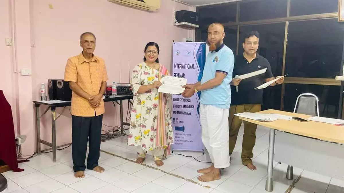 Assam : स्वाहिद पियोली फुकन कॉलेज ने बैंकॉक में पहली अंतर्राष्ट्रीय संगोष्ठी आयोजित
