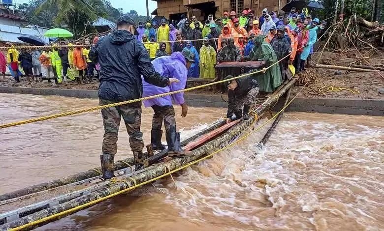 Kerala landslides: मृतकों की संख्या 344, 206 लापता, बचाव अभियान जारी