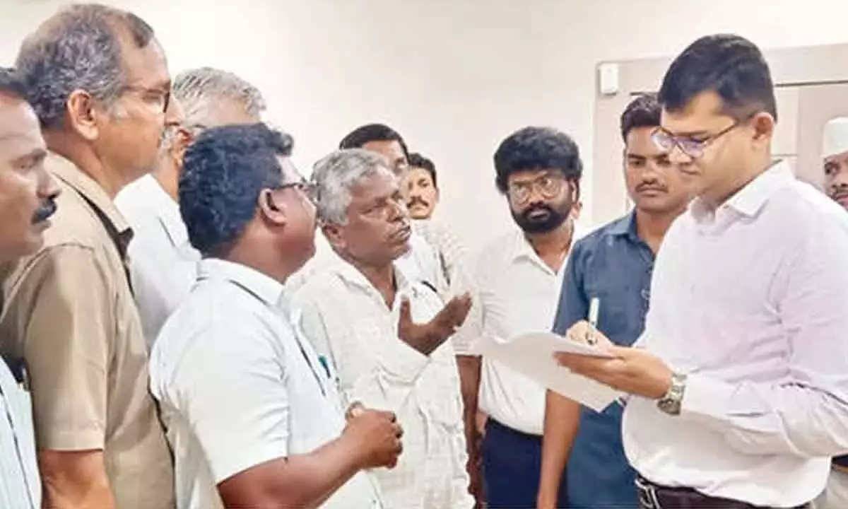 Andhra Pradesh: समग्र शिक्षा अधिकारियों के खिलाफ कार्रवाई की मांग